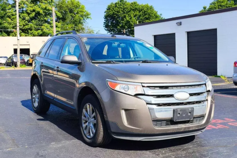 2013 Ford Edge SEL Sport photo 1