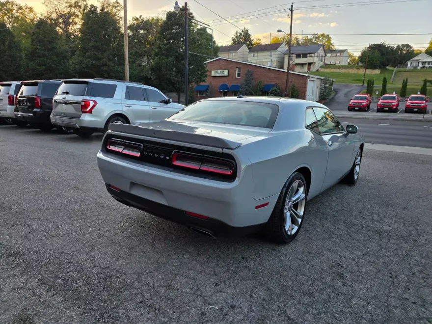 2021 Dodge Challenger R/T photo 1