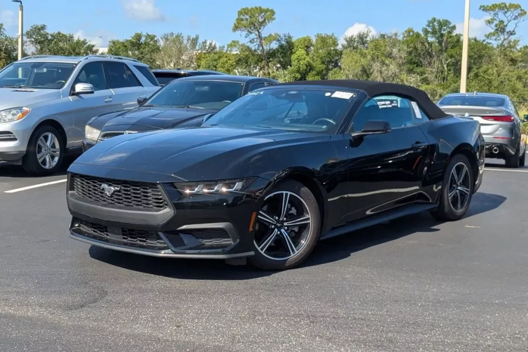 2024 Ford Mustang EcoBoost Premium photo 1