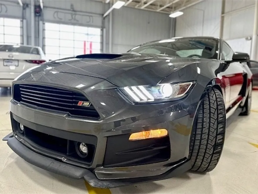 2017 Ford Mustang GT Premium photo 1