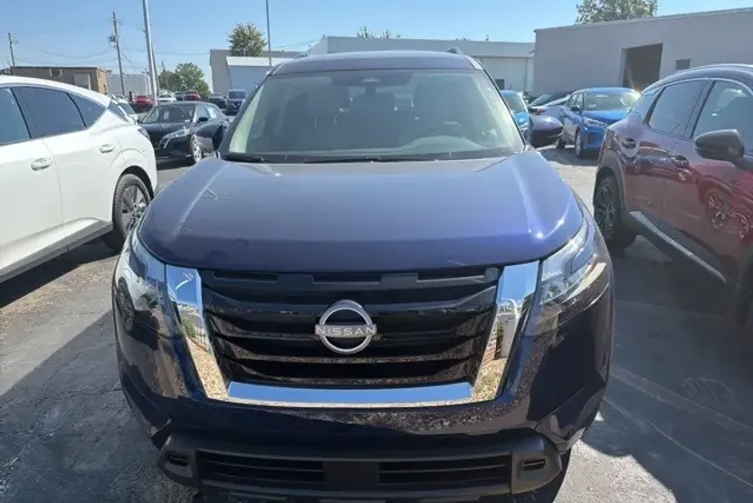2025 Nissan Pathfinder SV photo 1