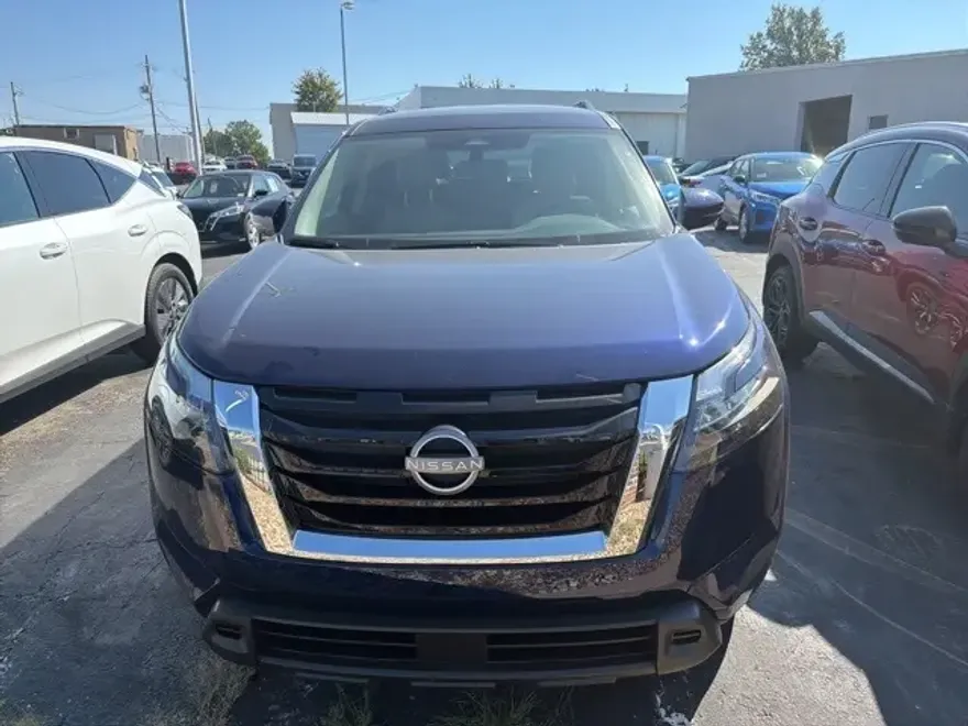 2025 Nissan Pathfinder SV photo 1