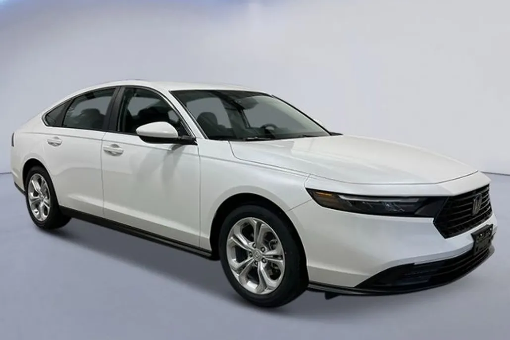 2025 Honda Accord LX photo 1