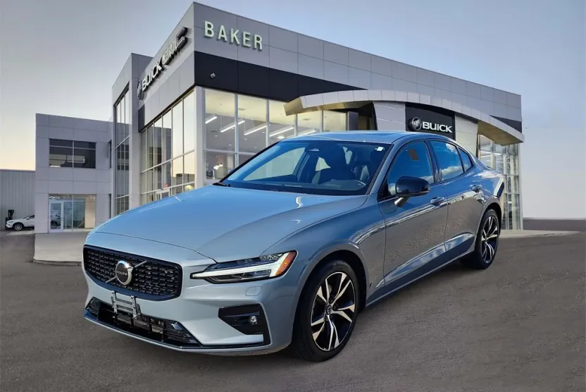 2024 Volvo S60 Core photo 1