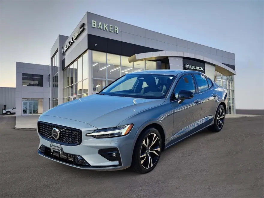 2024 Volvo S60 Core photo 1