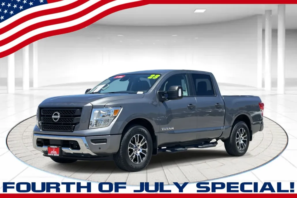 2023 Nissan Titan SV photo 1