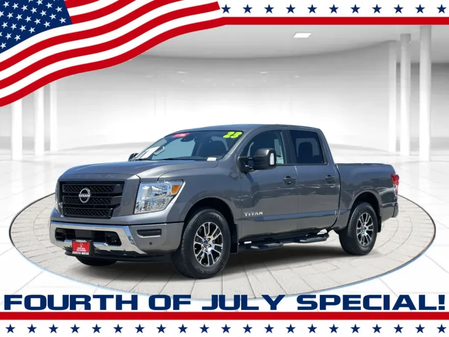2023 Nissan Titan SV photo 1