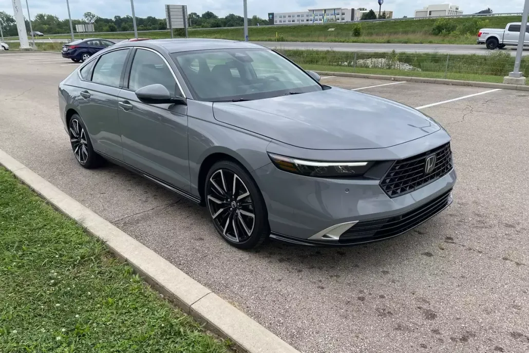 2025 Honda Accord Hybrid Touring photo 1