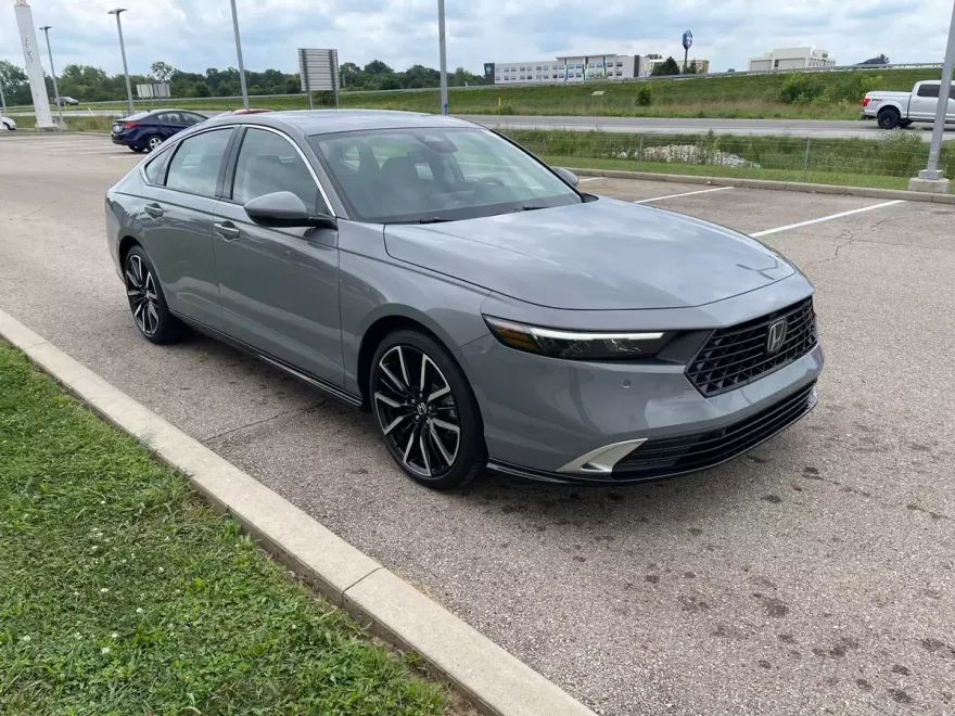 2025 Honda Accord Hybrid Touring photo 1
