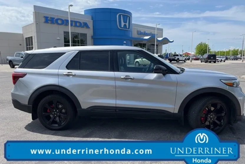 2021 Ford Explorer ST photo 1