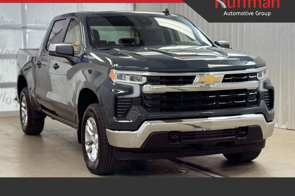 2025 Chevrolet Silverado 1500 LT photo 1