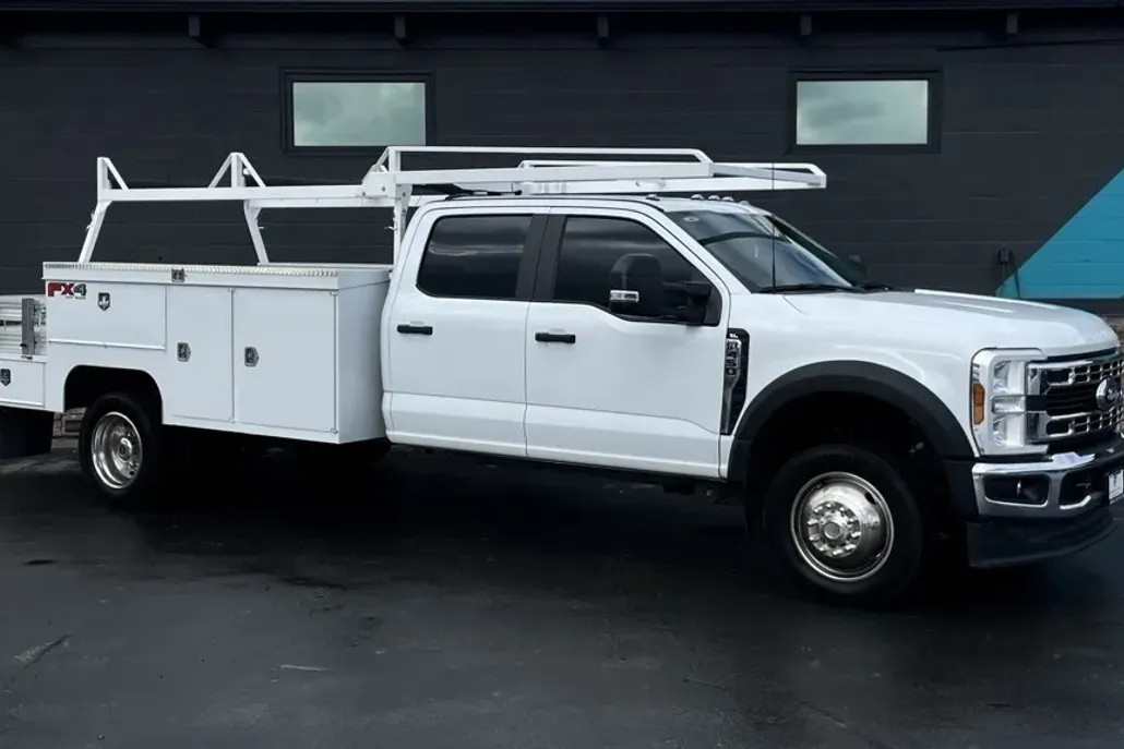 2024 Ford F-450 photo 1
