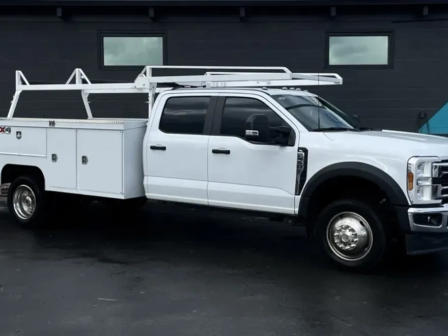 2024 Ford F-450 photo 1