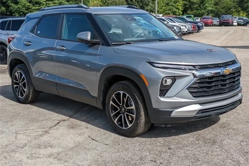 2024 Chevrolet Trailblazer LT photo 1