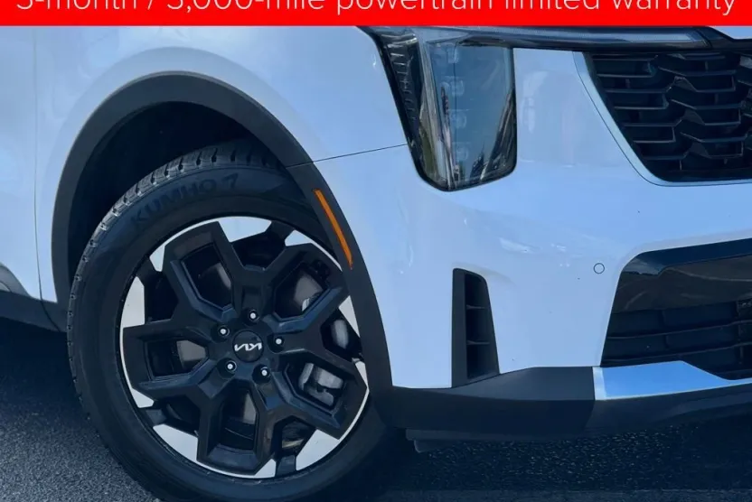 2024 Kia Sorento S photo 1