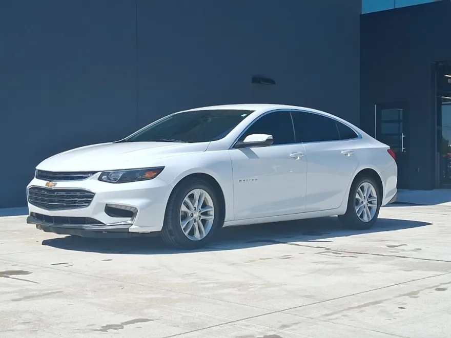 2018 Chevrolet Malibu 1LT photo 1