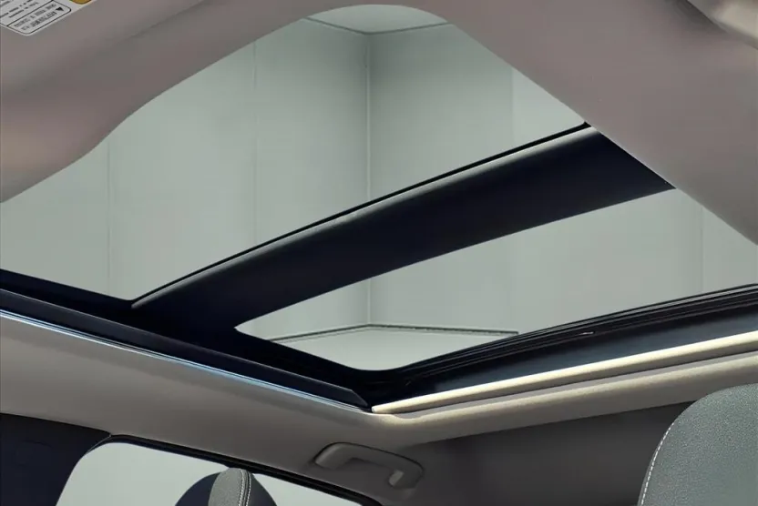 2026 Nissan Kicks SV photo 1