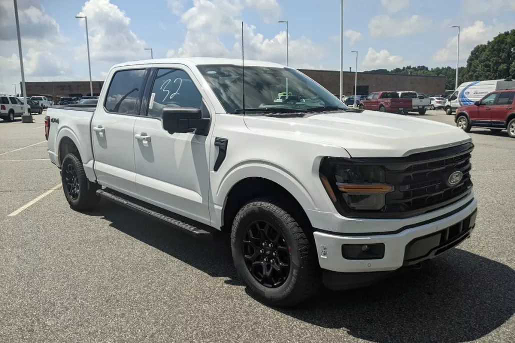2025 Ford F-150 XLT photo 1