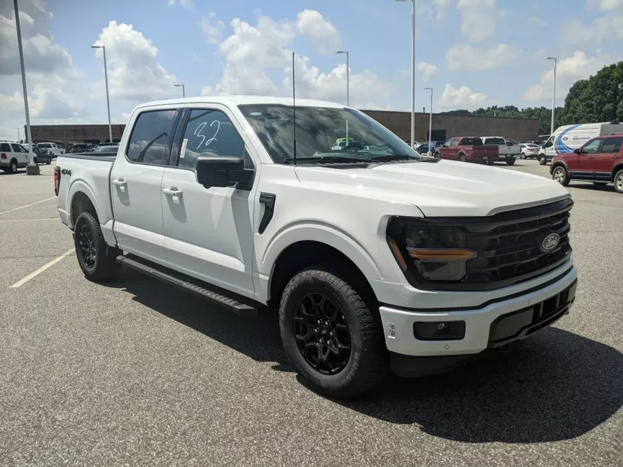 2025 Ford F-150 XLT photo 1