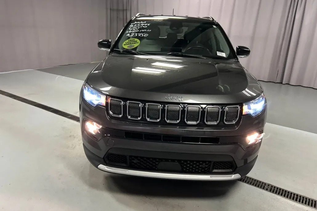 2022 Jeep Compass Limited photo 1