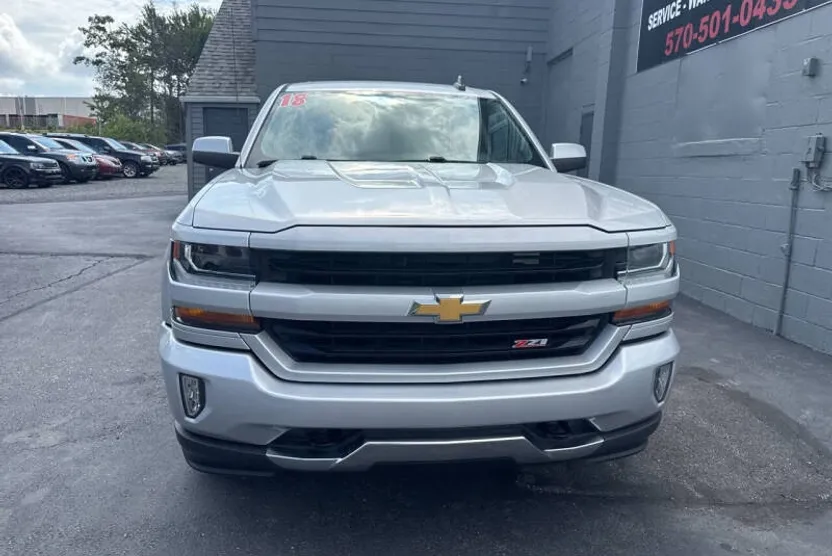 2018 Chevrolet Silverado 1500 LT photo 1