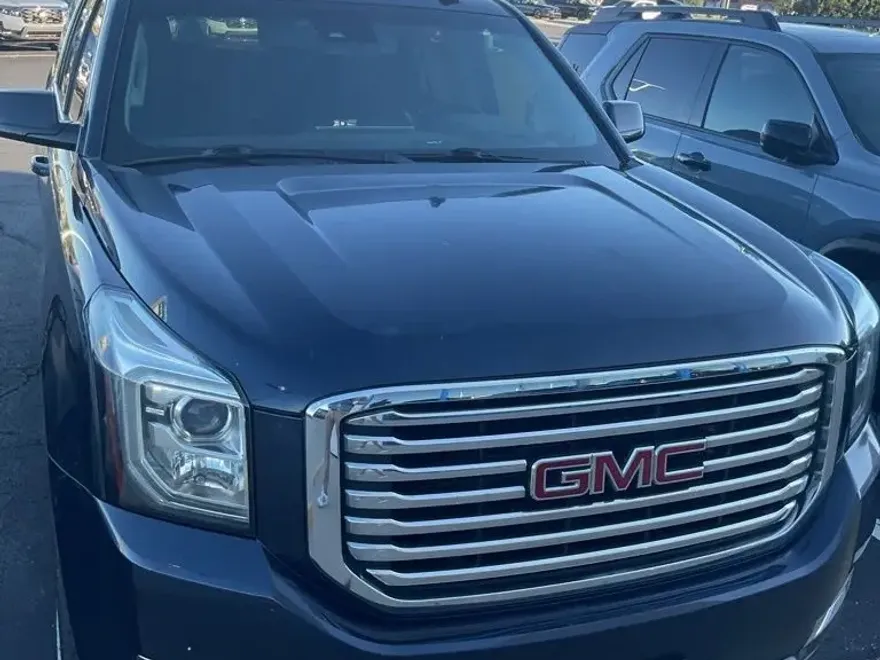 2017 Gmc Yukon XL SLT photo 1