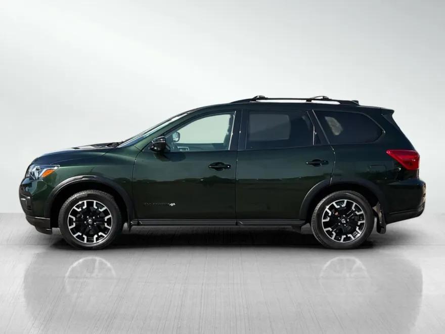 2019 Nissan Pathfinder SL photo 1