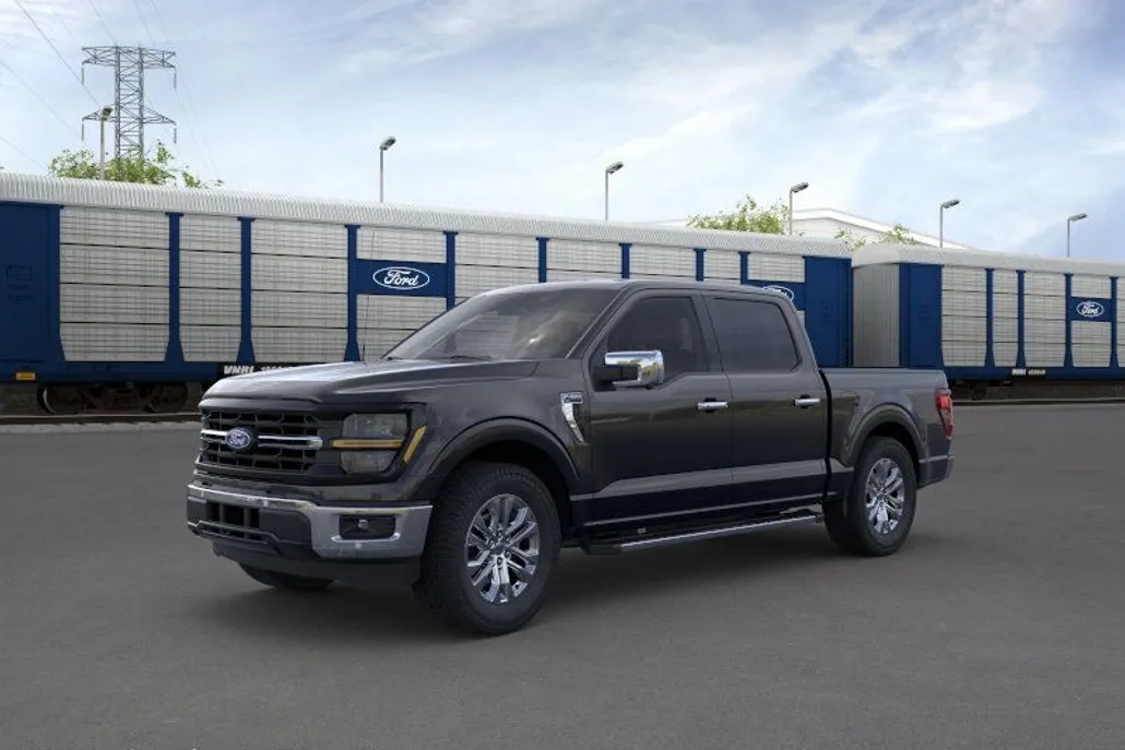 2025 Ford F-150 XLT photo 1