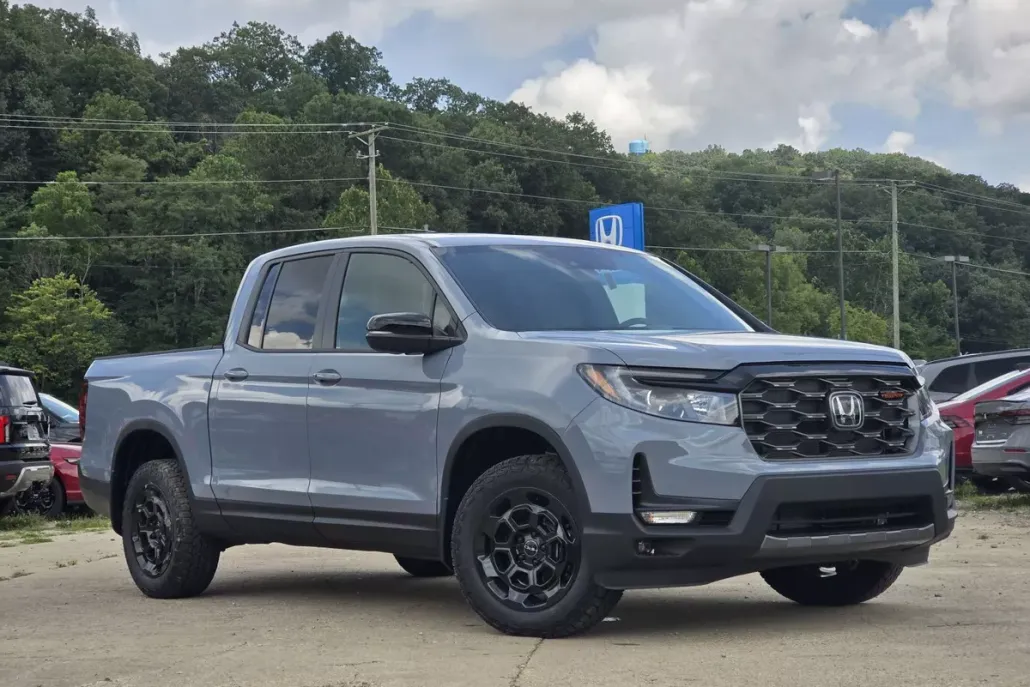 2025 Honda Ridgeline TrailSport photo 1