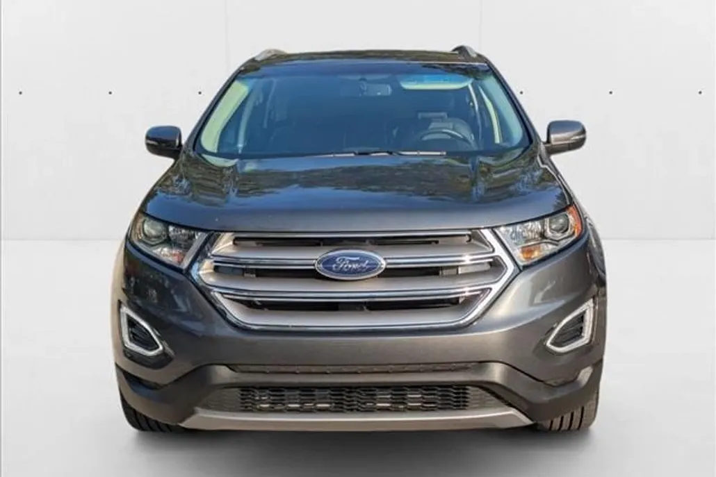 2016 Ford Edge Titanium photo 1