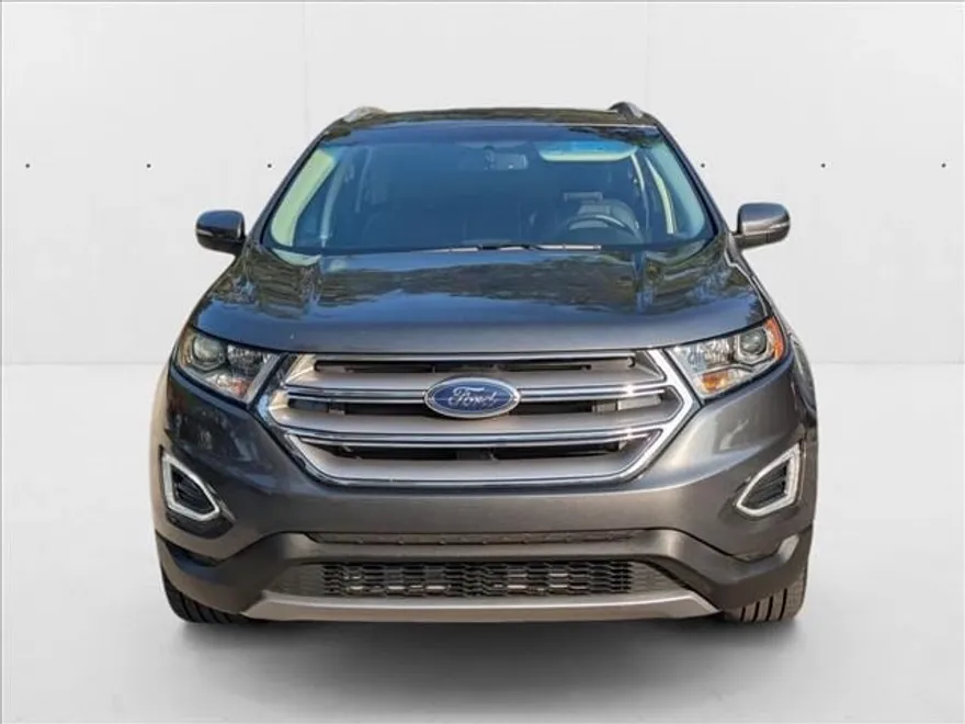 2016 Ford Edge Titanium photo 1