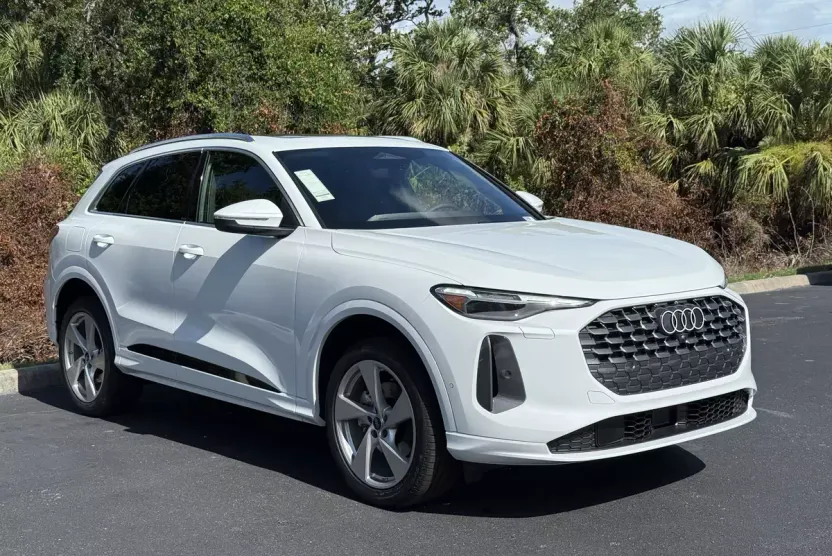 2025 Audi Q5 2.0T Premium Plus photo 1
