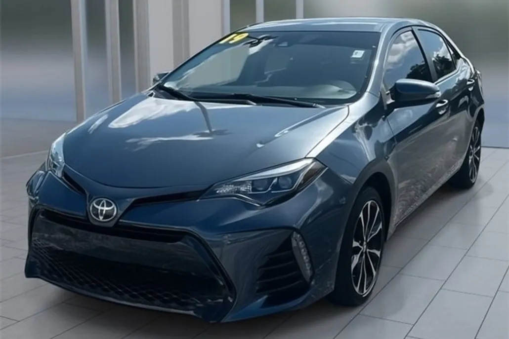 2019 Toyota Corolla L photo 1