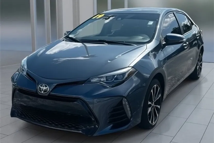 2019 Toyota Corolla L photo 1