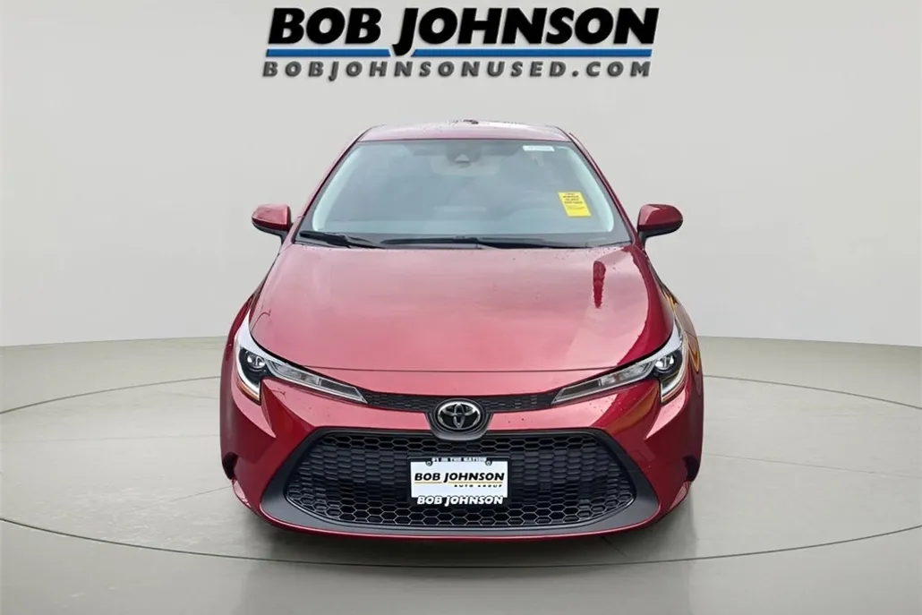 2022 Toyota Corolla LE photo 1