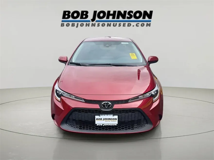 2022 Toyota Corolla LE photo 1