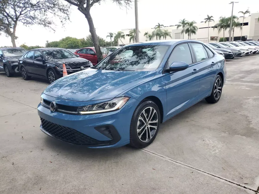 2026 Volkswagen Jetta Sport photo 1
