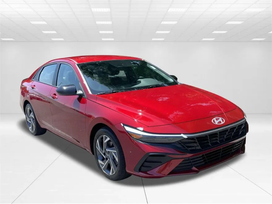 2025 Hyundai Elantra SEL Sport photo 1