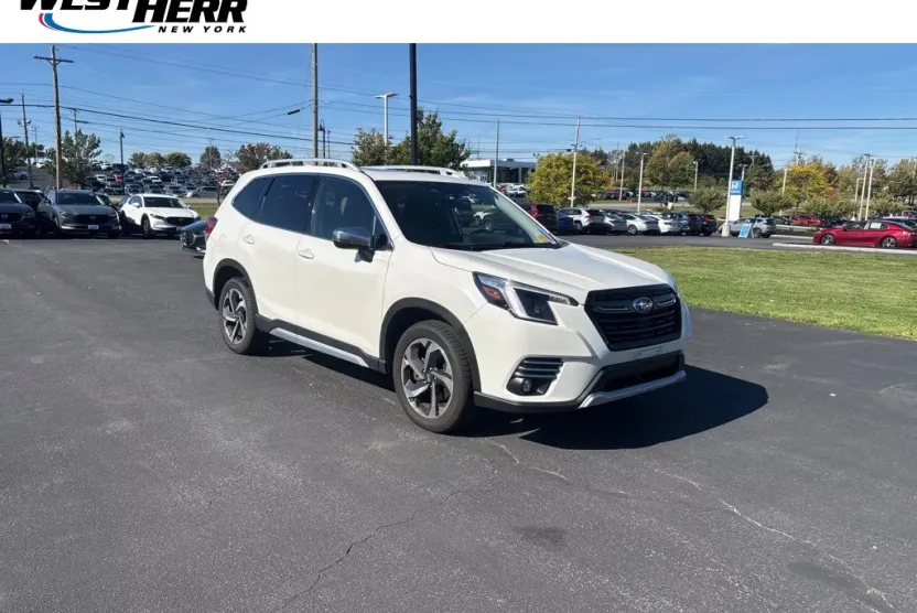 2022 Subaru Forester Touring photo 1