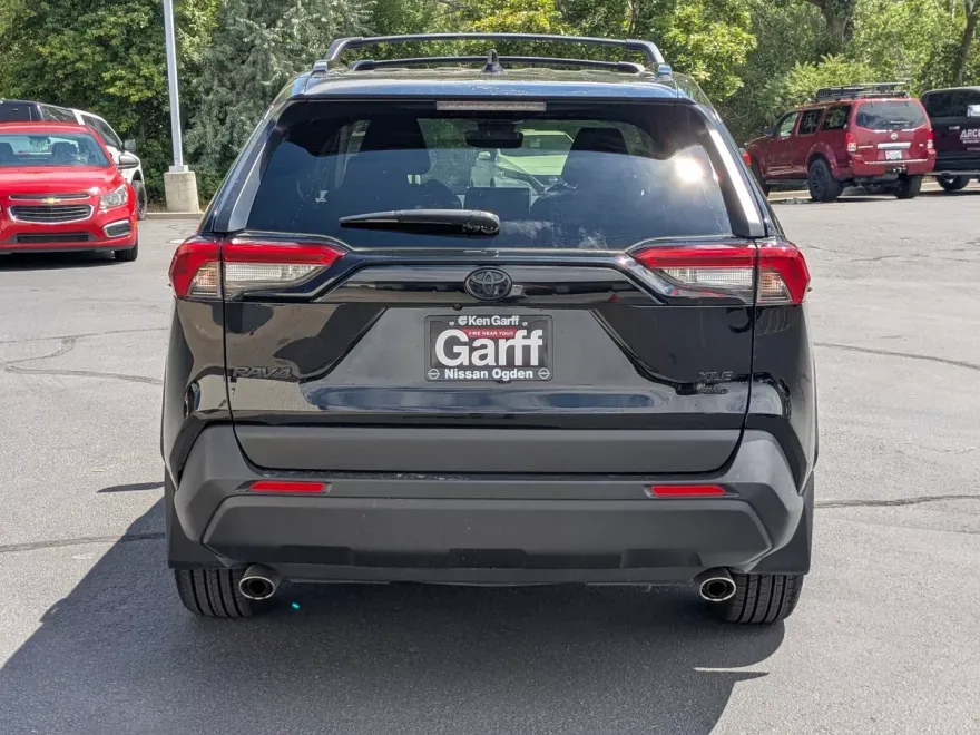 2023 Toyota RAV4 XLE Premium photo 1