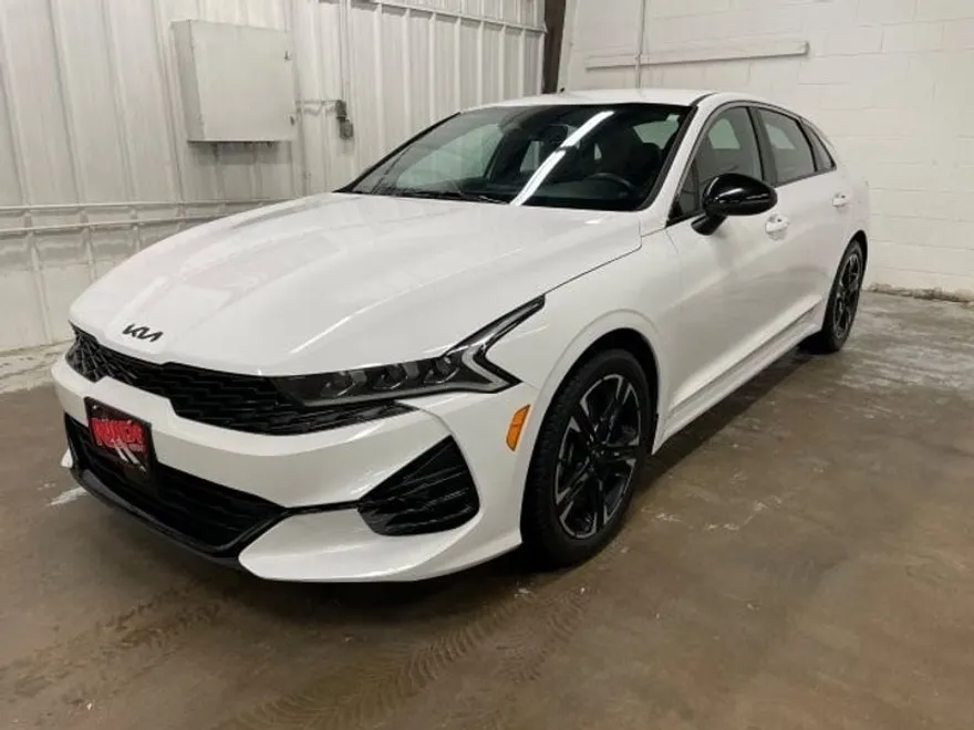 2023 Kia K5 GT-Line photo 1