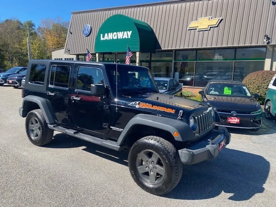 2010 Jeep Wrangler Unlimited Mountain photo 1