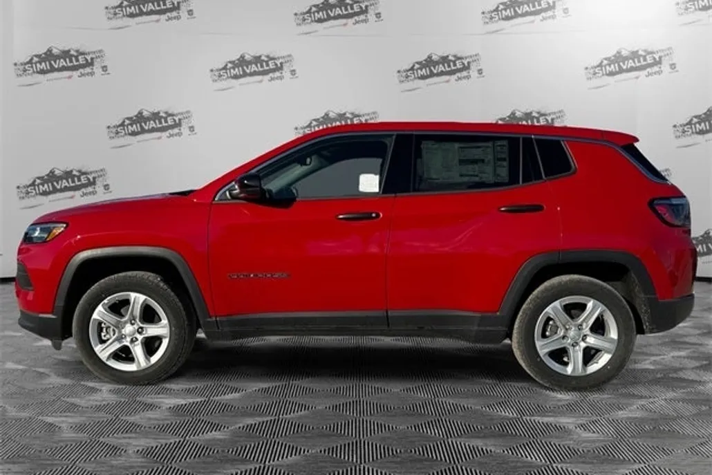 2023 Jeep Compass Sport photo 1