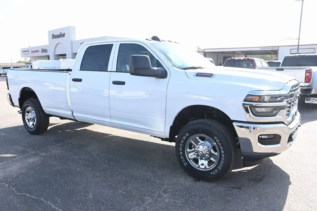 2025 Ram 2500 Tradesman photo 1