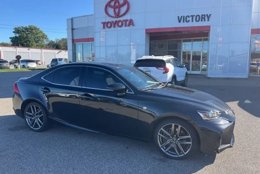 2018 Lexus IS 300 photo 1