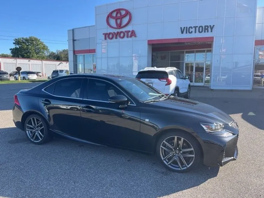 2018 Lexus IS 300 photo 1