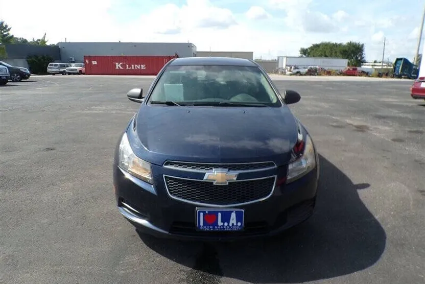 2011 Chevrolet Cruze LS photo 1