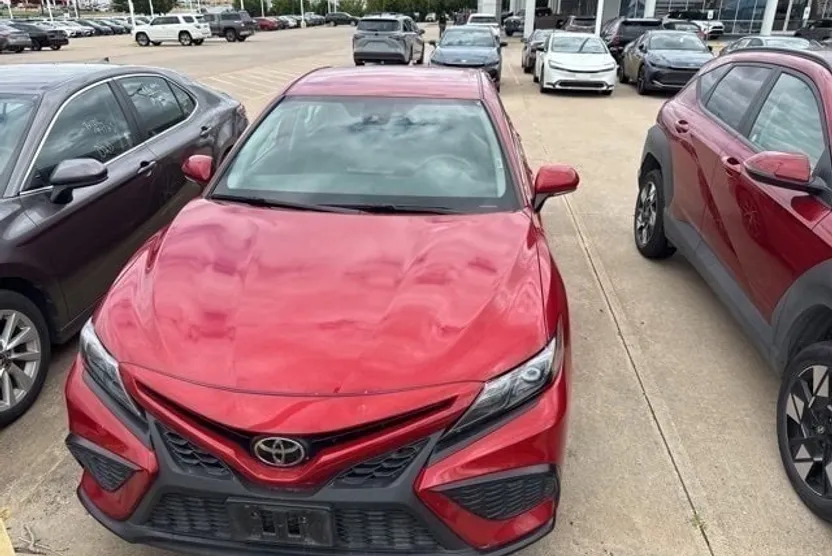 2024 Toyota Camry SE photo 1