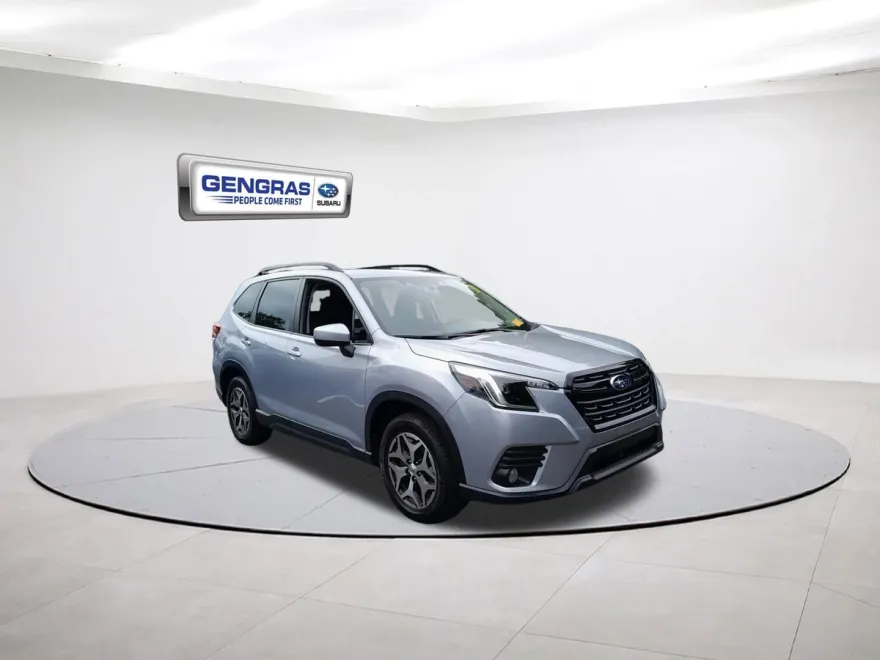 2022 Subaru Forester Premium photo 1