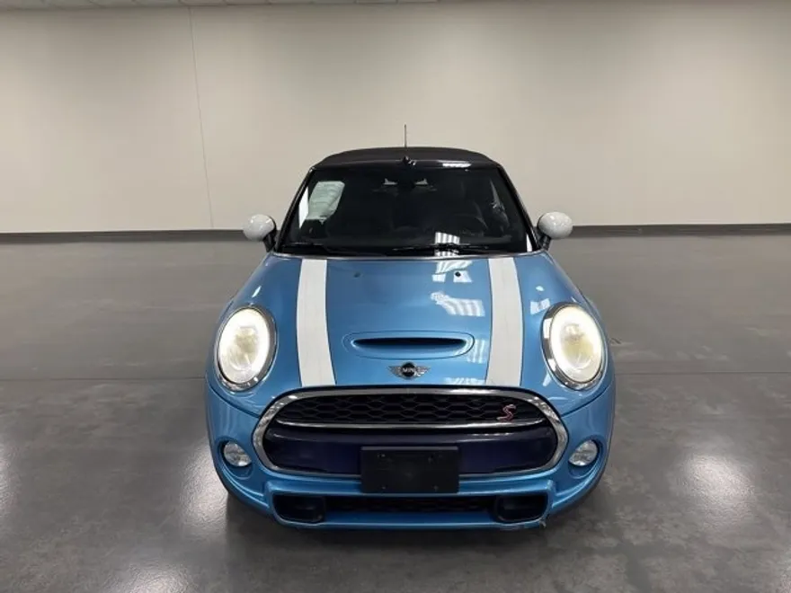2016 Mini Cooper Convertible S photo 1